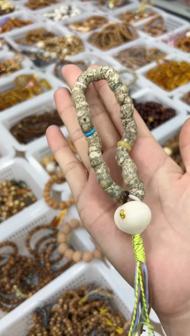 手串星月菩提卡9石玉料设计款 单圈 手持
