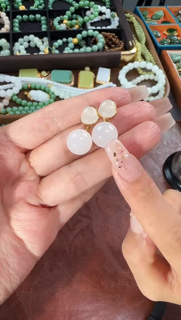 和田玉银S925镶嵌耳饰1