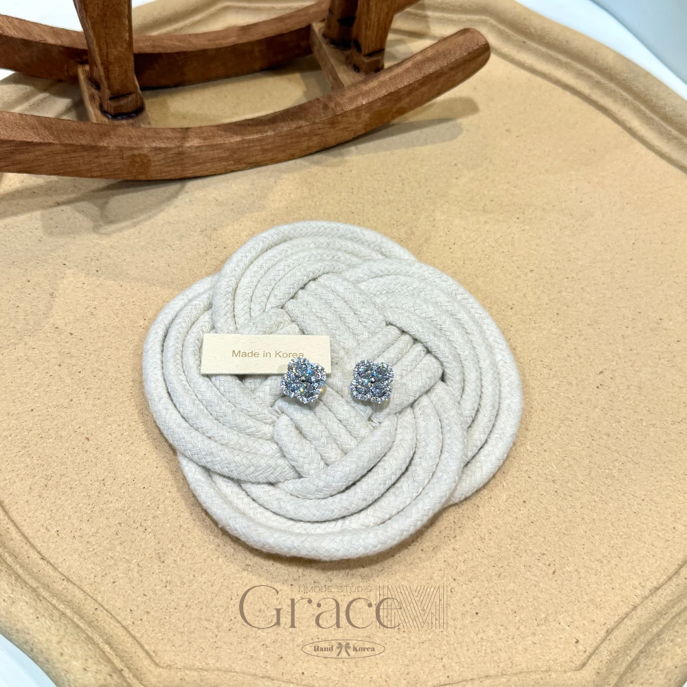 铜合金仿水晶耳饰 「四叶花花」韩国25盛夏百搭轻奢精致百搭耳钉