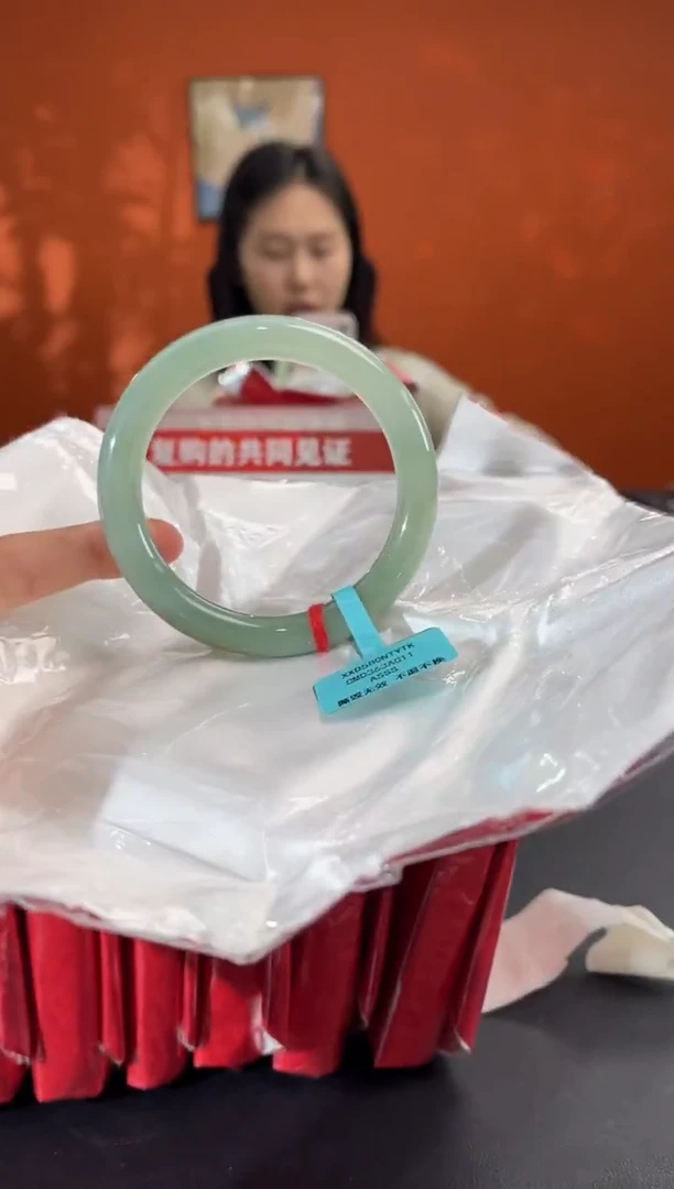 未镶嵌手镯翡翠1    59.4