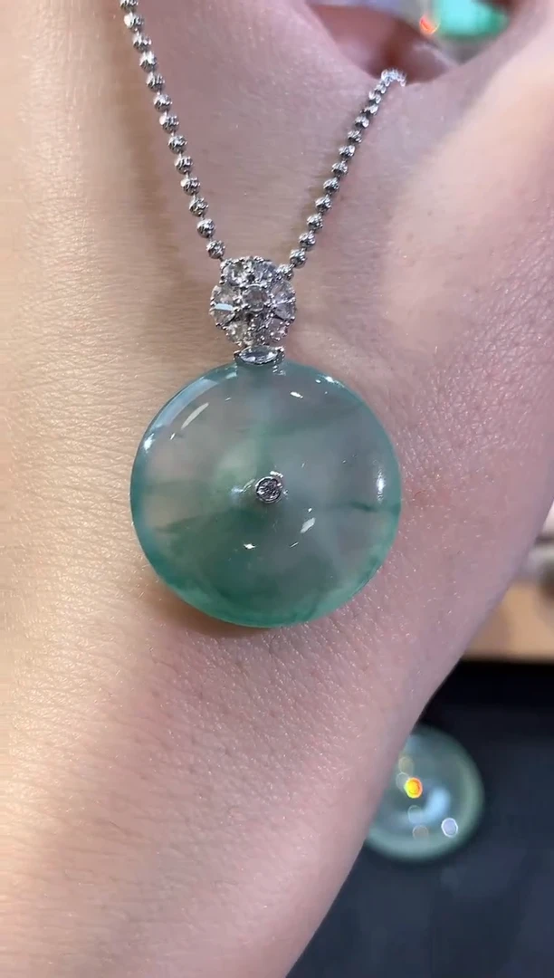 吊坠(不含链)18K金镶嵌翡翠冬日珠宝W60