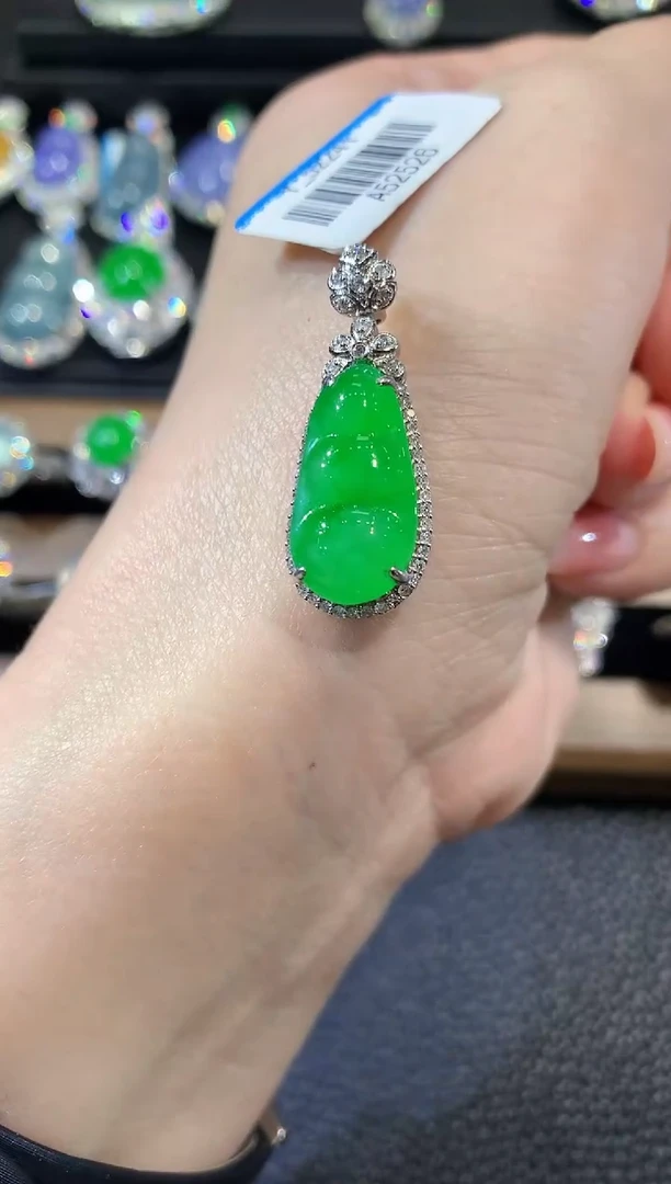 吊坠(不含链)18K金镶嵌翡翠A69