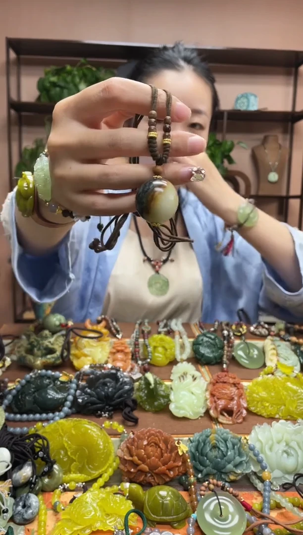 未镶嵌岫玉吊坠·1