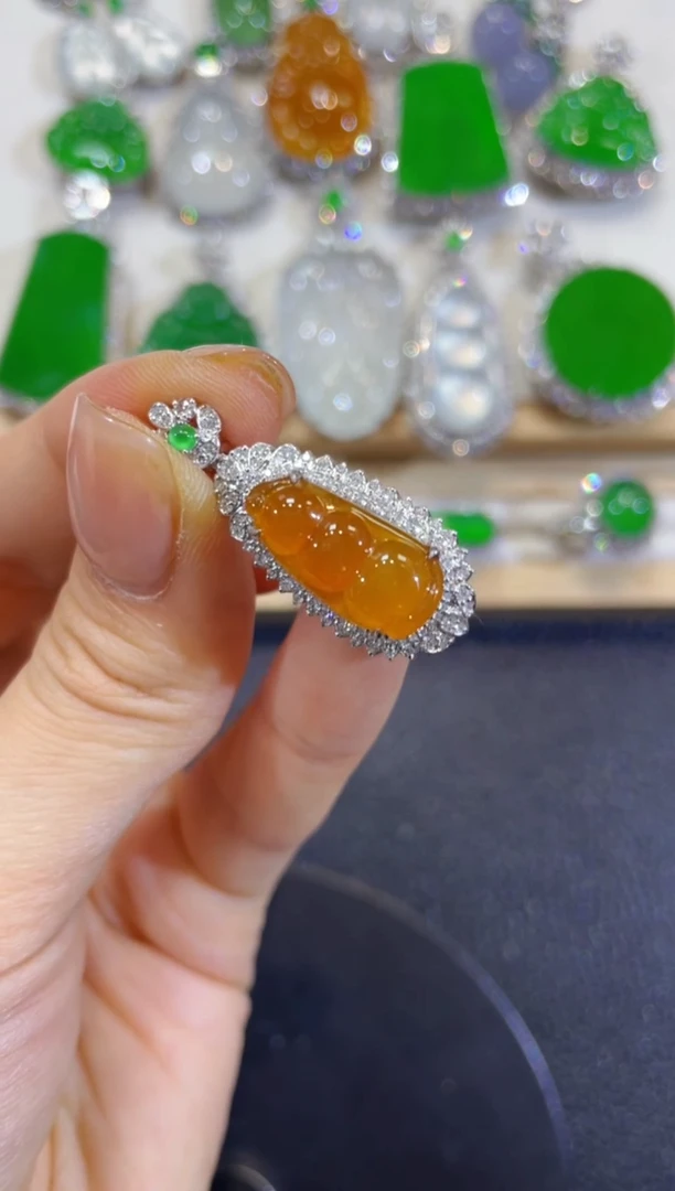 吊坠(不含链)18K金镶嵌翡翠团购4