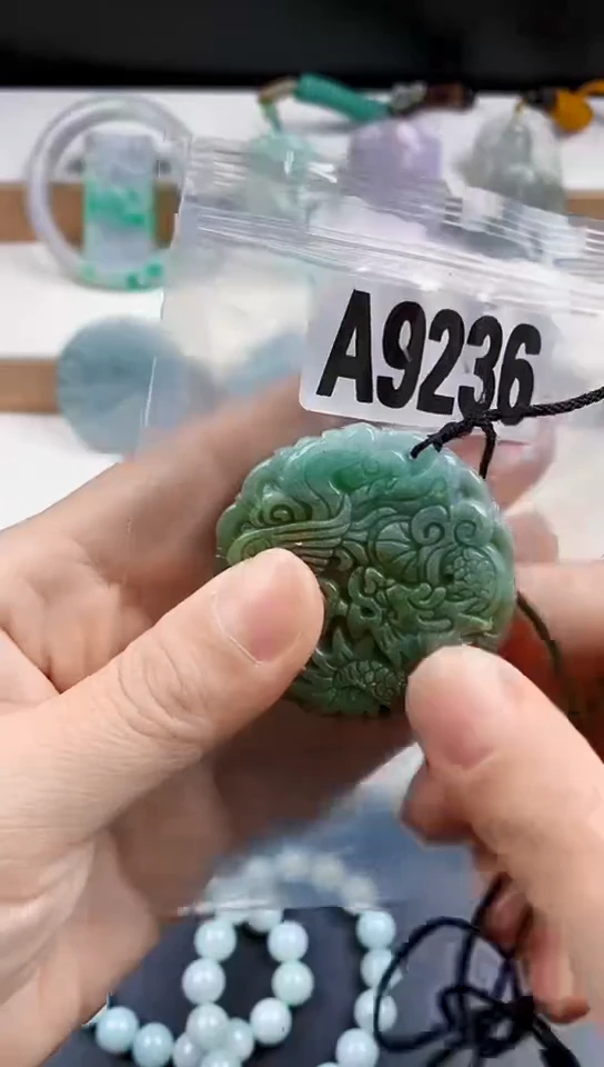颈饰未镶嵌翡翠天然翡翠吊坠挂件