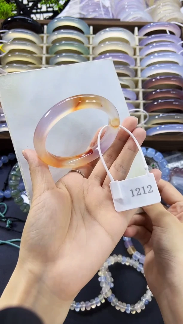 玛瑙/玉髓手镯未镶嵌60圈口紫鱼