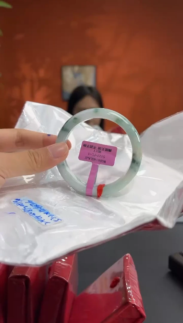 未镶嵌手镯翡翠3