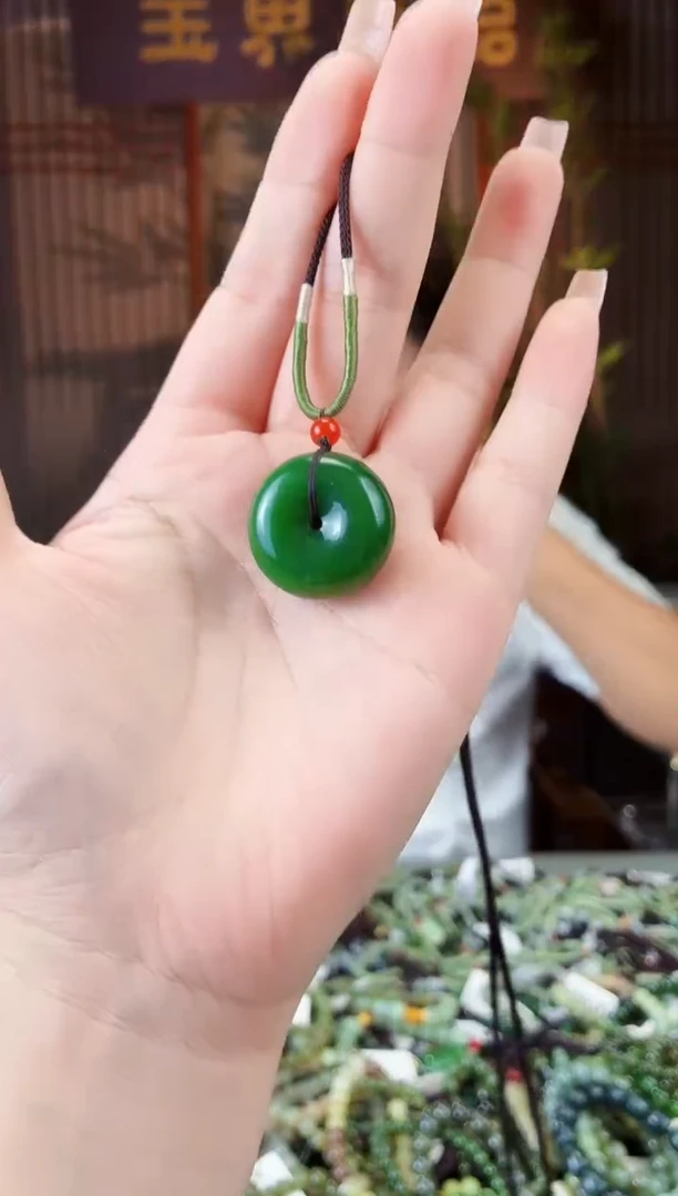 和田玉未镶嵌颈饰拍一发一