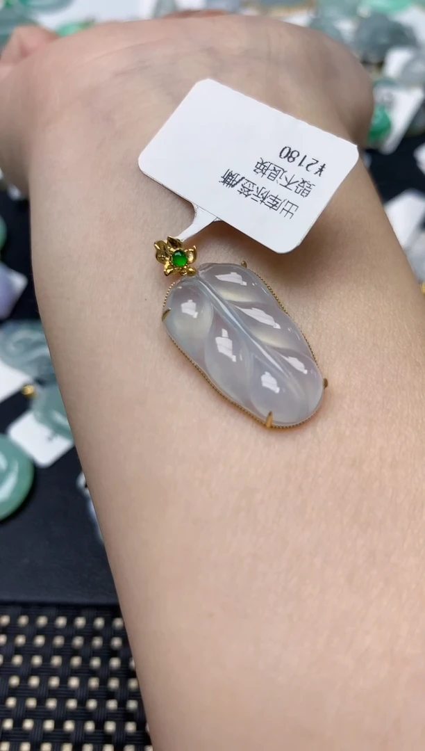 颈饰18K金镶嵌翡翠天然缅甸A货翡翠