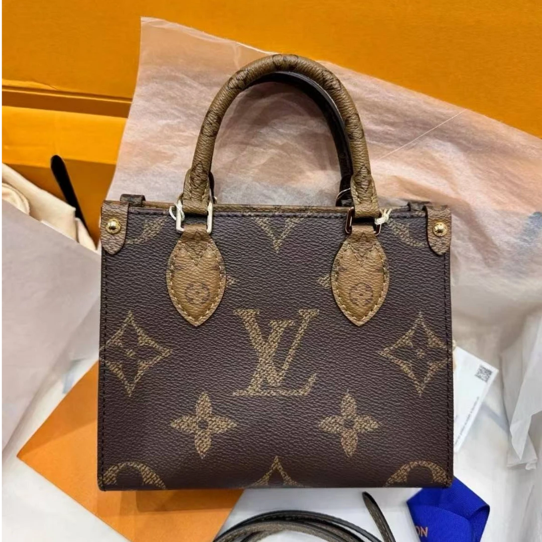未使用 LouisVuitton/路易威登  蔚蓝/老花onthego bb手提包