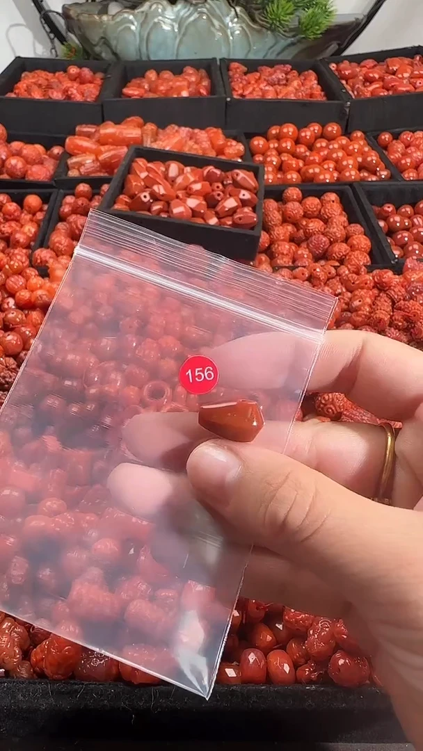 颈饰未镶嵌南红玛瑙1