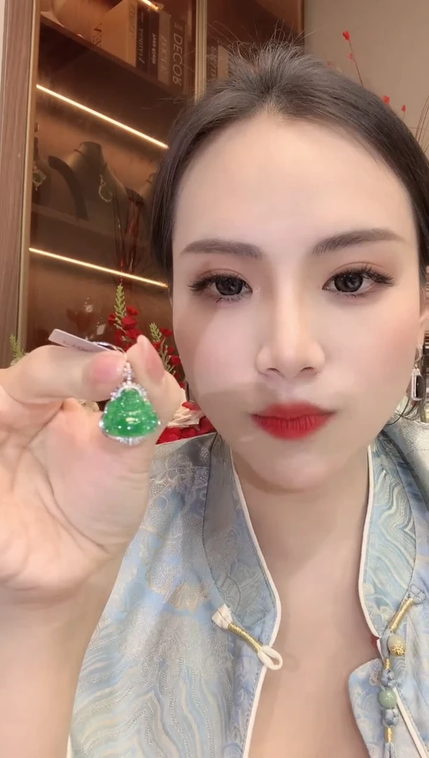 【闪购商品】翡翠吊坠(不含链)18K金镶嵌D2