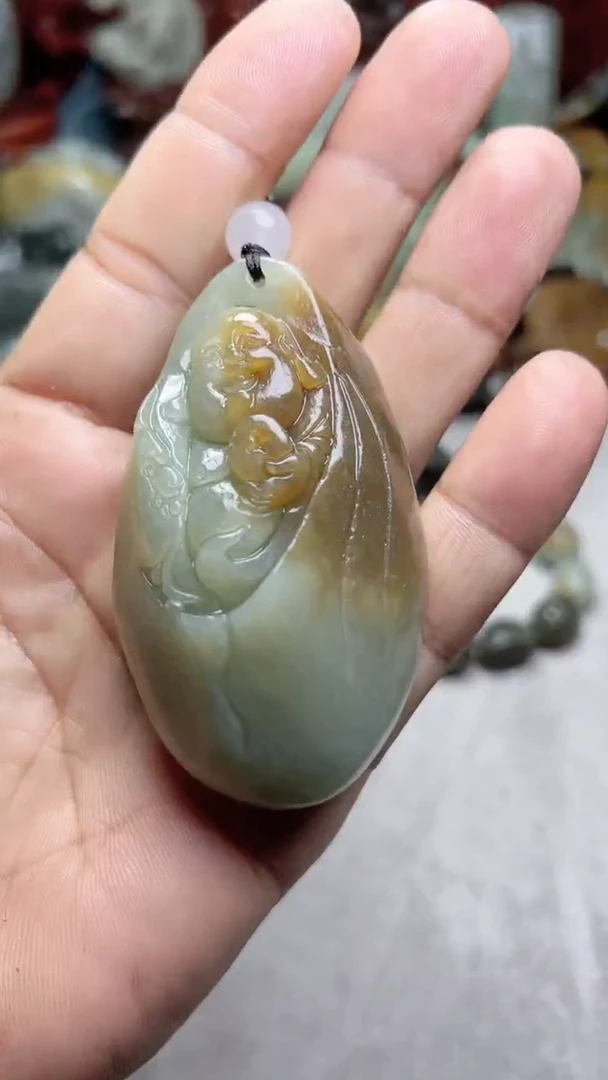 和田玉未镶嵌把件-