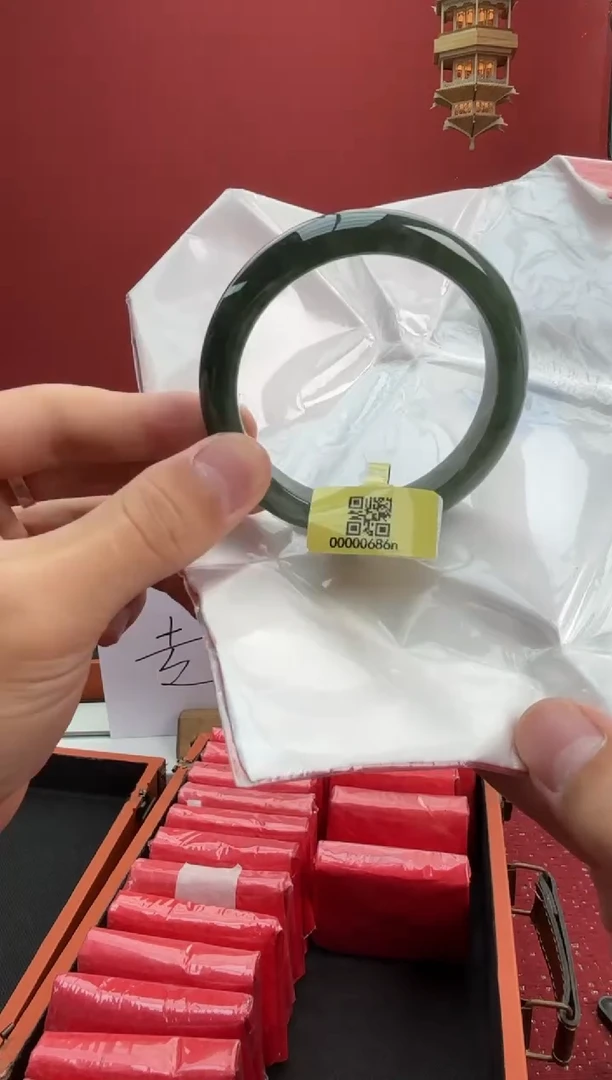 翡翠手镯未镶嵌7手镯