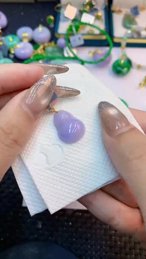 颈饰18K金镶嵌翡翠1