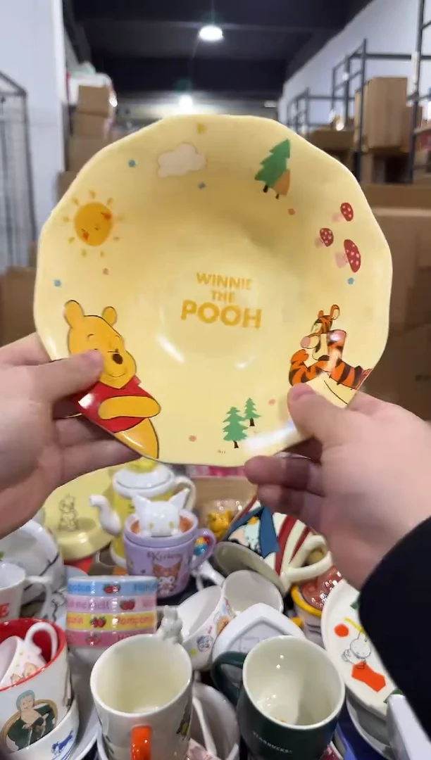 瓷片维尼八英寸餐盘