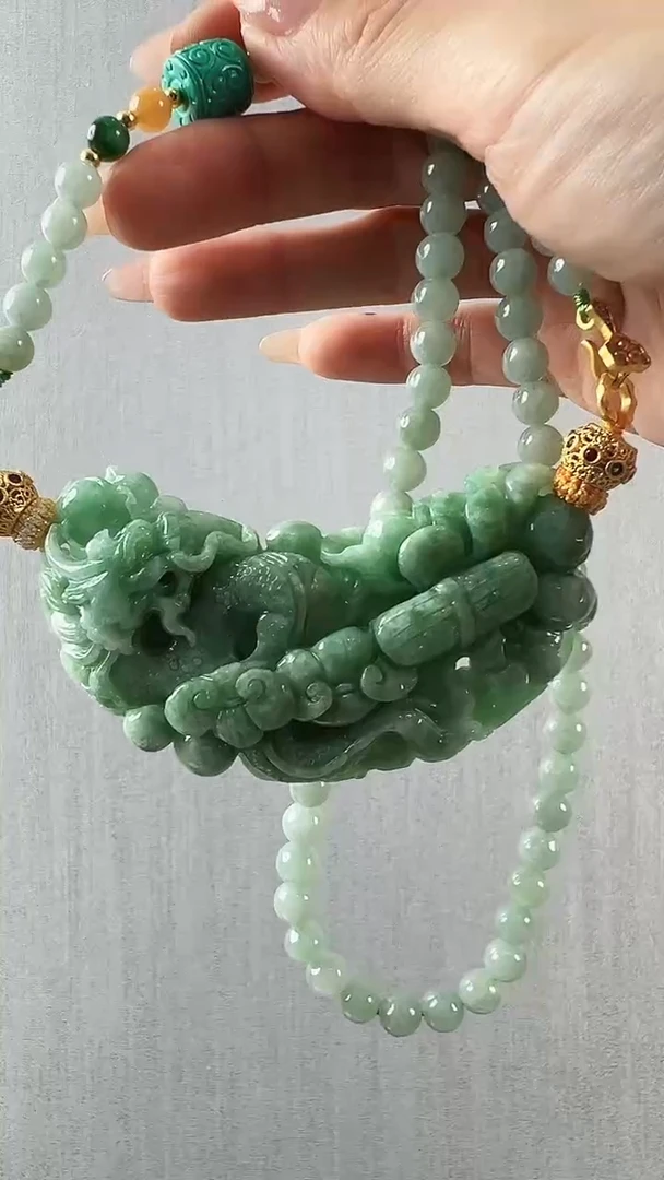 颈饰未镶嵌翡翠龙