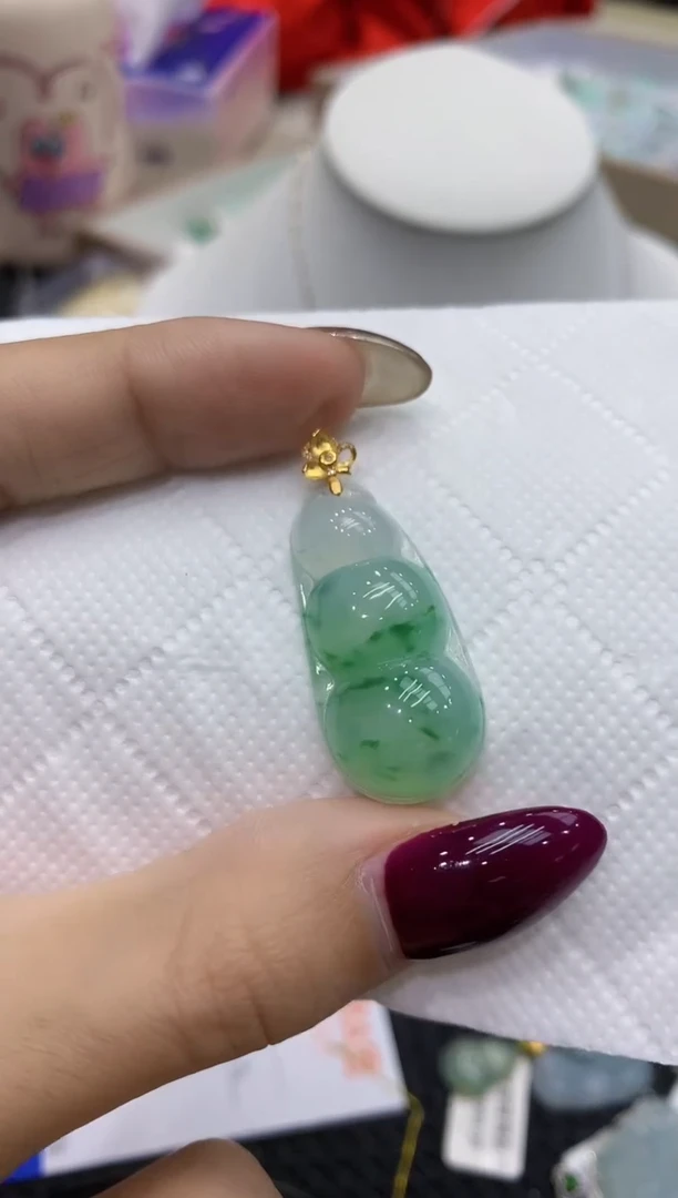 翡翠18K金镶嵌颈饰111111111111