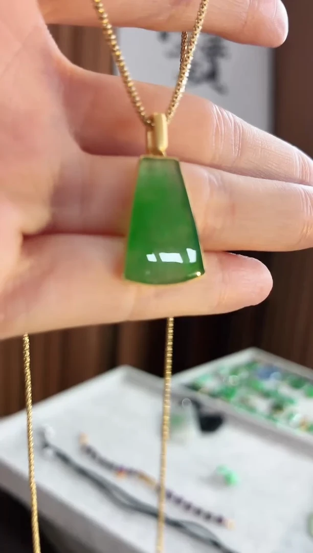 吊坠(不含链)18K金镶嵌翡翠吊坠