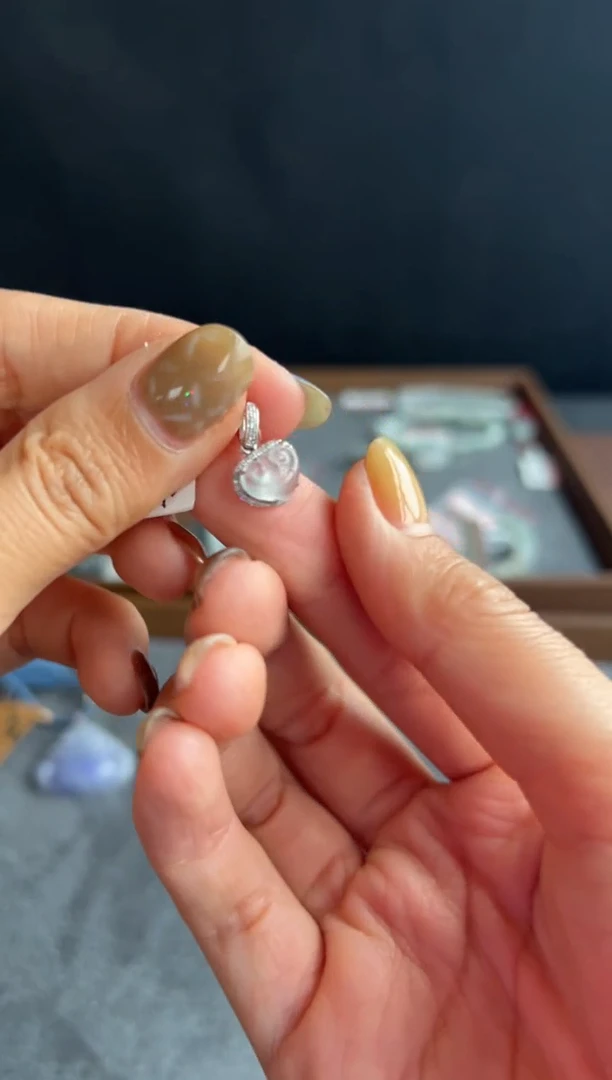 【闪购商品】翡翠吊坠(不含链)18K金镶嵌883号