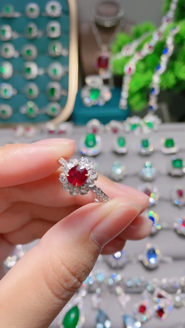 18K金镶嵌18K金戒指红宝石.