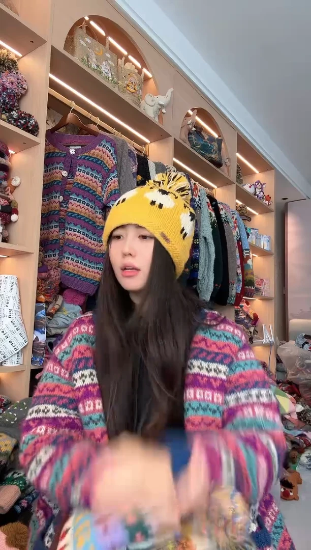 羊毛黄色小羊帽