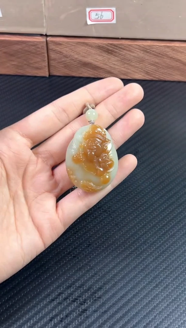 吊坠(赠链)未镶嵌和田玉若羌微色差