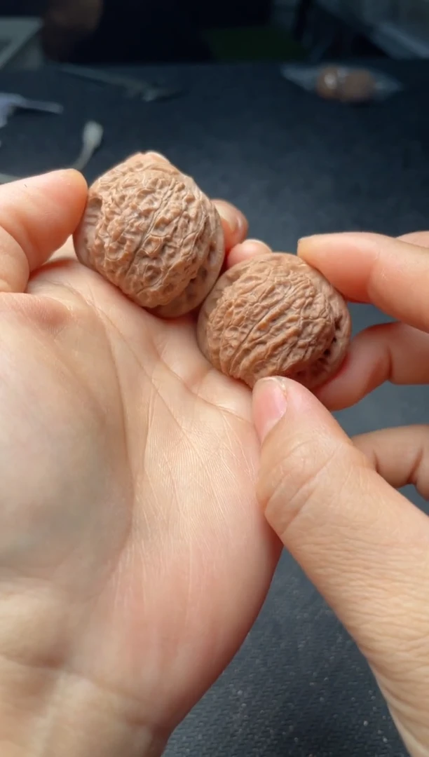 把件文玩核桃w174  血麒麟 37尺