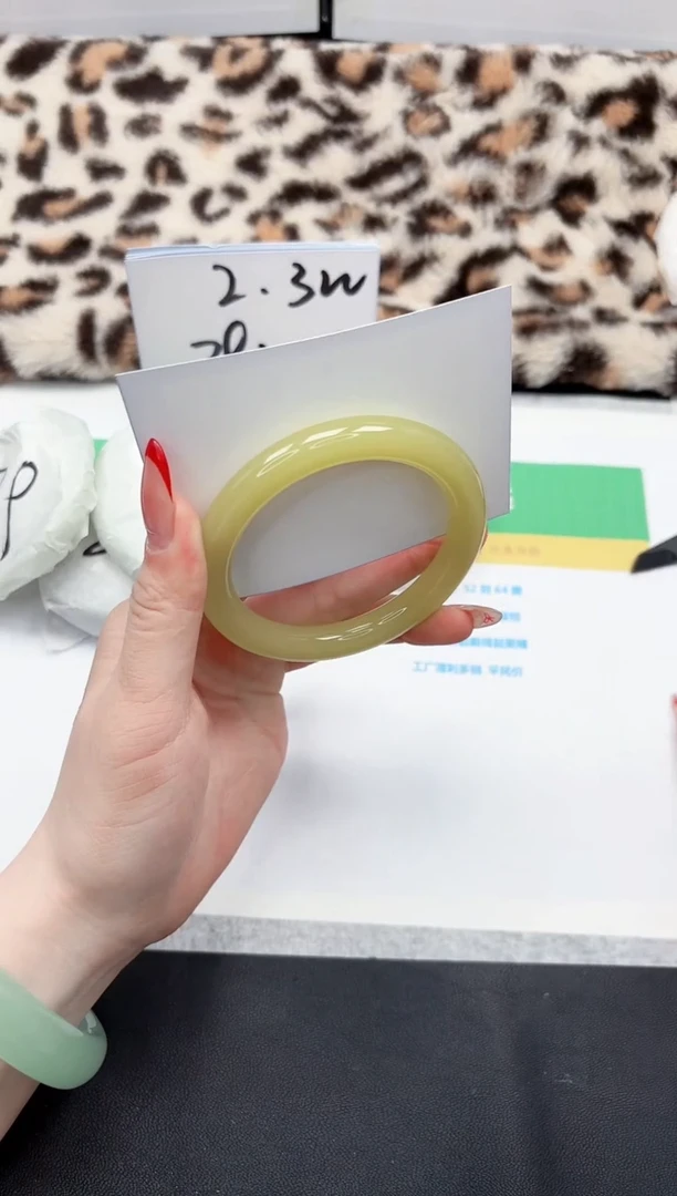 【闪购商品】石英质玉手镯未镶嵌103-58.3