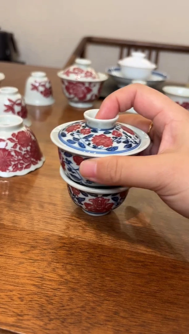 飞*闪购釉里红盖碗和杯