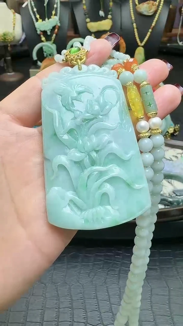 【闪购商品】翡翠颈饰未镶嵌莲花