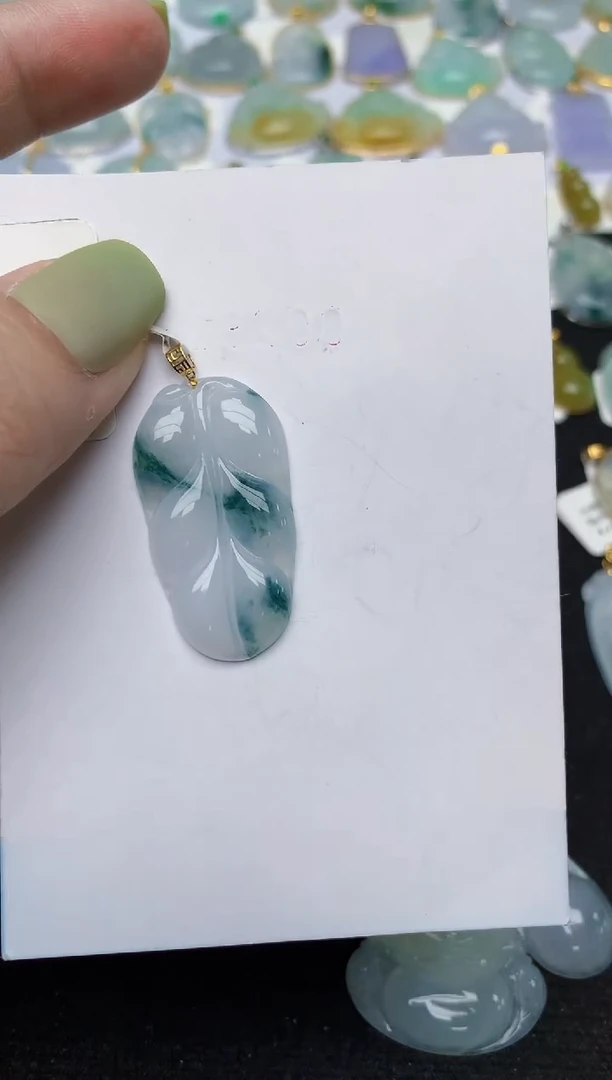 翡翠18K金镶嵌颈饰天然缅甸A货翡翠