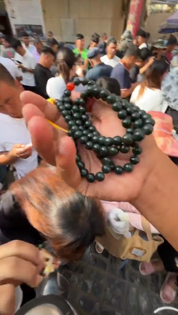 未镶嵌和田玉（糖玉）挂件和田玉