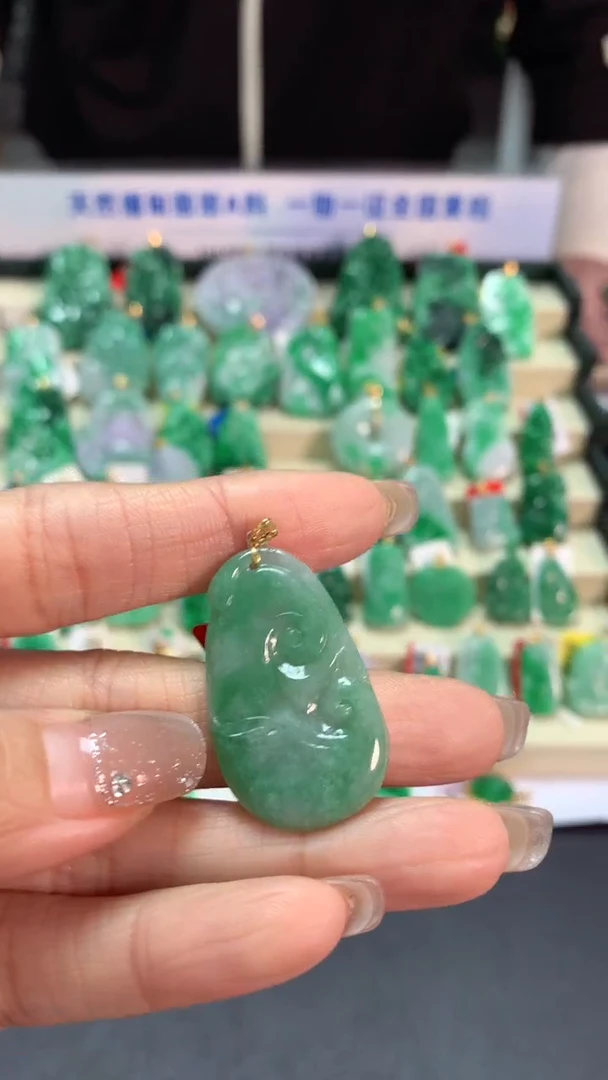 【闪购商品】翡翠吊坠(不含链)18K金镶嵌挂件