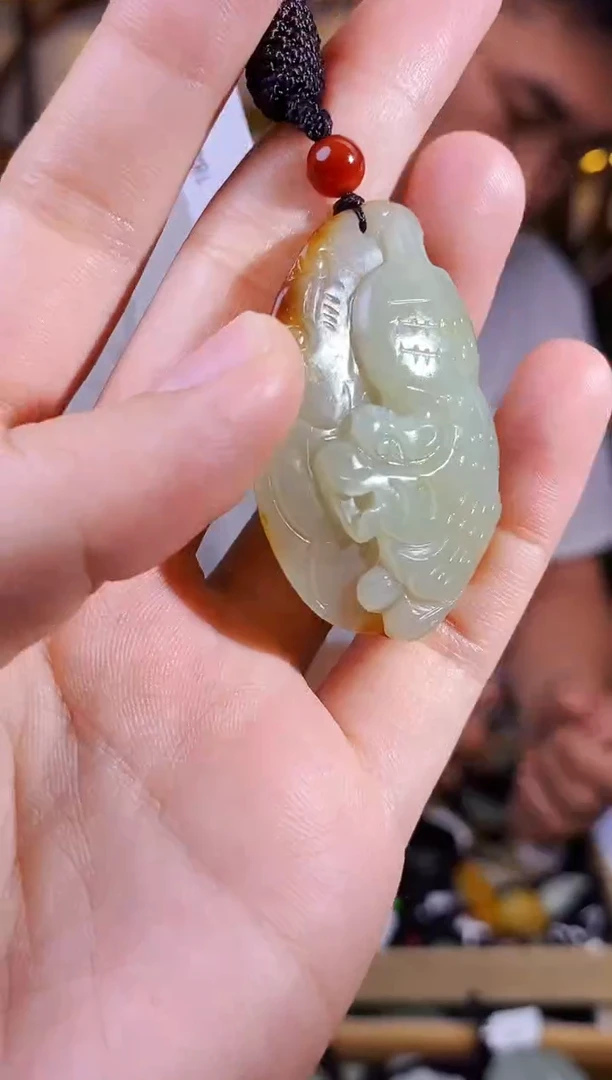 和田玉未镶嵌颈饰1