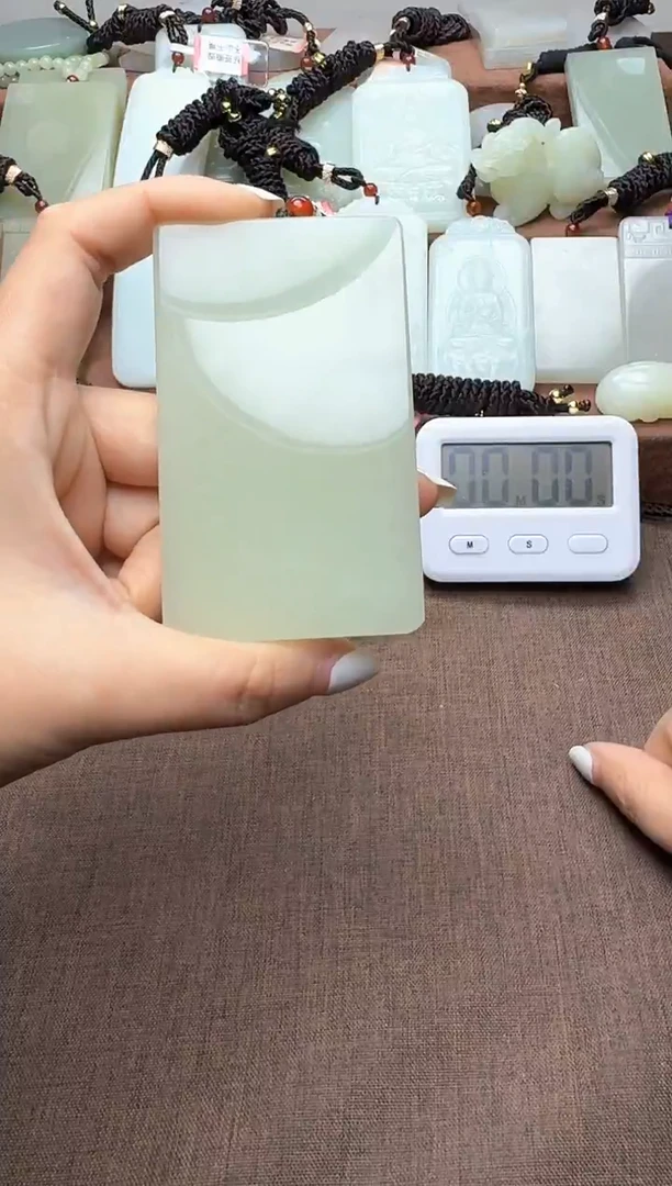 颈饰未镶嵌和田玉哈**欢哈哈