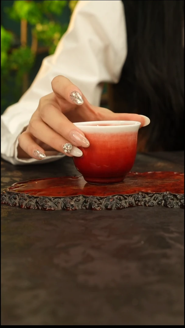 青花手绘郎红主人杯