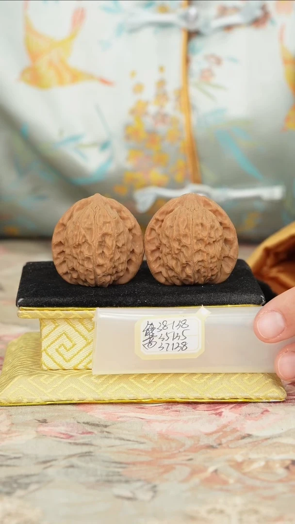 【闪购商品】文玩核桃把件非嫁接将军帽