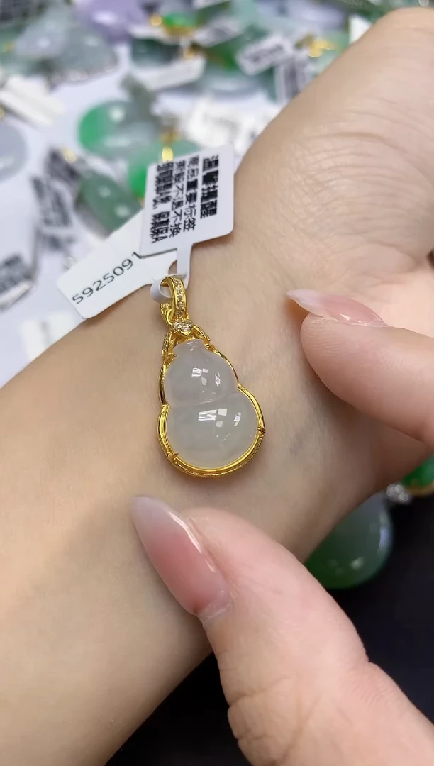 颈饰未镶嵌翡翠天然缅甸翡翠A货多样性发一件