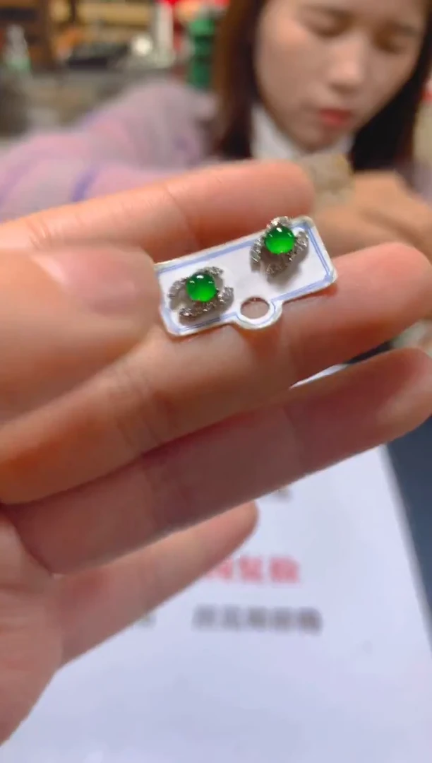 未镶嵌翡翠耳饰多样性发一