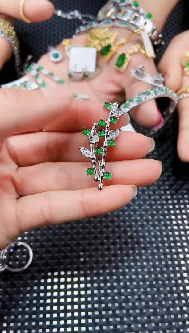 【闪购商品】翡翠吊坠(不含链)未镶嵌111111111