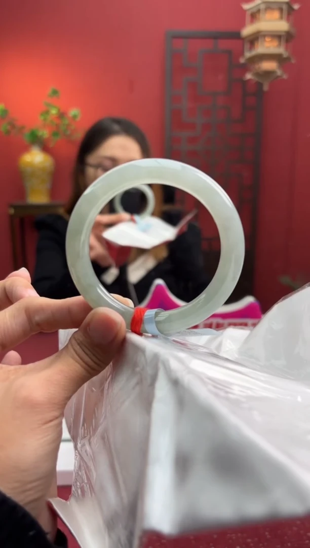 未镶嵌手镯（圆镯）翡翠翡翠手镯12