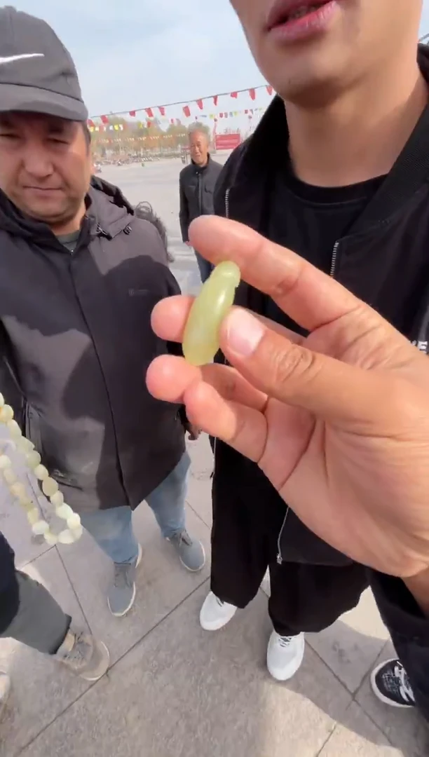 未镶嵌和田玉挂件和田玉