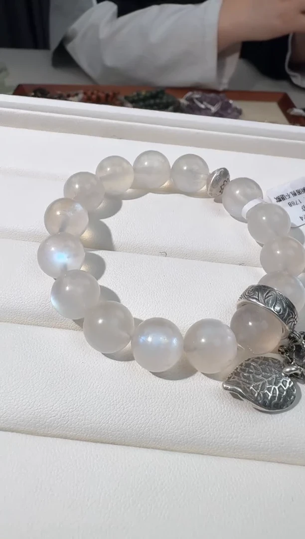 【闪购商品】长石手链银S925镶嵌蓝月大卡设计款