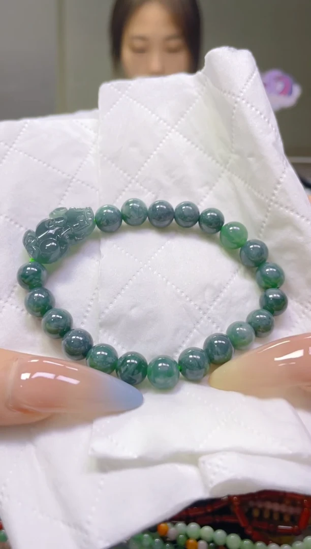翡翠未镶嵌颈饰8MM/E/翡翠A货，一件也是批发价
