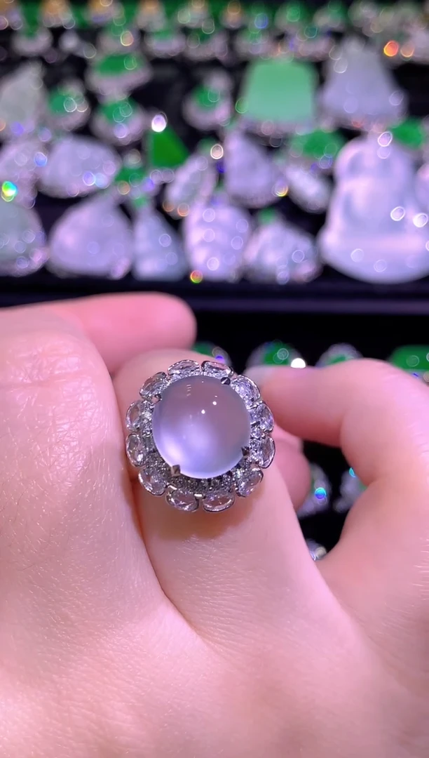 18K金镶嵌戒指翡翠玻璃种双眼皮蛋面戒指