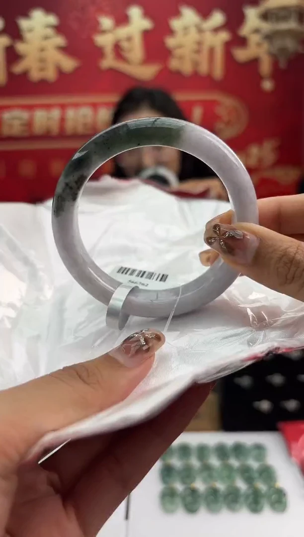【闪购商品】翡翠手镯未镶嵌3微瑕手镯