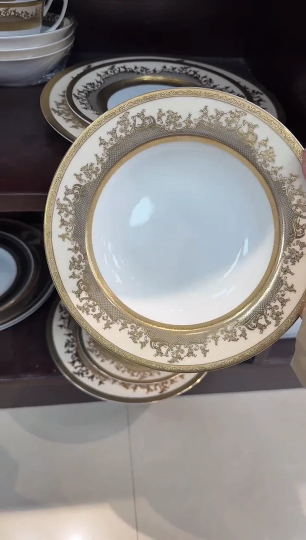 瓷片8.5英寸草帽盘 1个