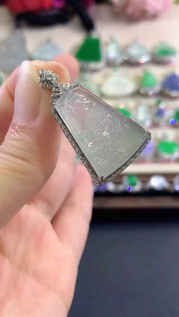 吊坠(不含链)18K金镶嵌翡翠B99