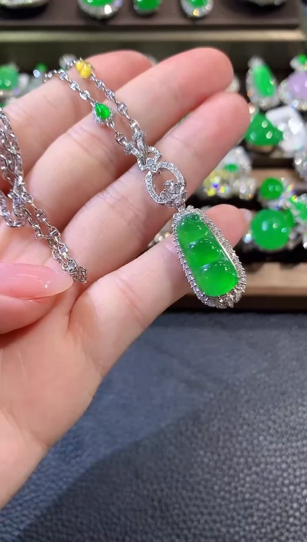 吊坠(不含链)18K金镶嵌翡翠C32